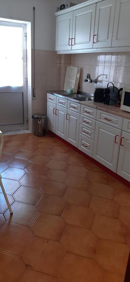 Apartamento Abril Gouveia  Exteriör bild